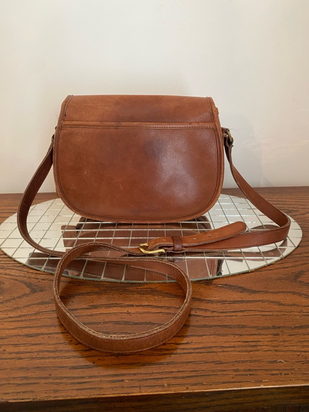 Vintage Coach Tan Leather Crossbody Bag - Picture 4 of 9